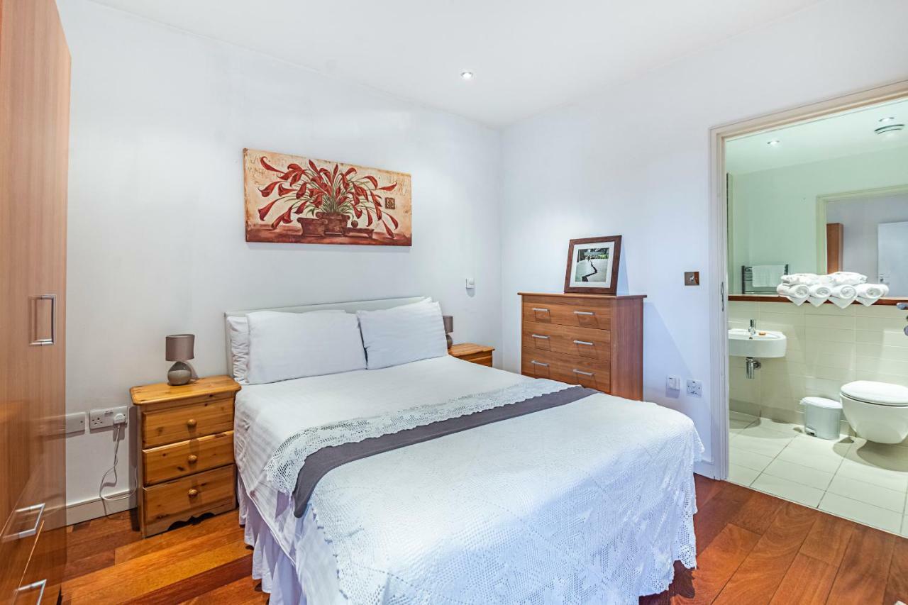 Splendid 3 Bedroom Apartment In Angel/Kings Cross ลอนดอน ภายนอก รูปภาพ